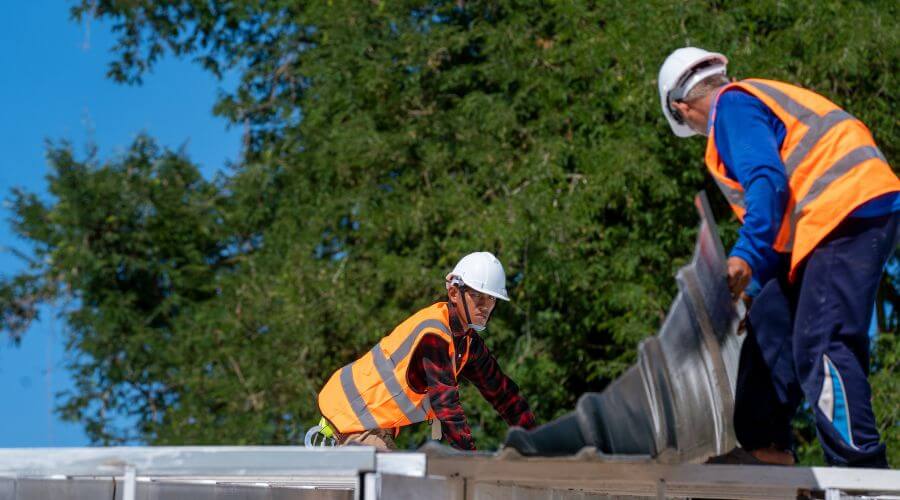 Professional gutter cleaning in Washington, ME